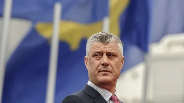 Bruxelas defende Tribunal Especial para Kosovo após condenação de Thaci