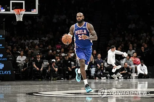 NBA 필라델피아로 이적한 르브론, 첫 시범경기 소화