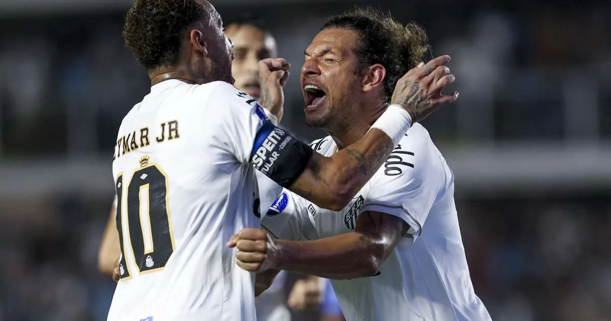 Santos vira sobre o Macará na Vila Belmiro e larga em vantagem na Sul-Americana
