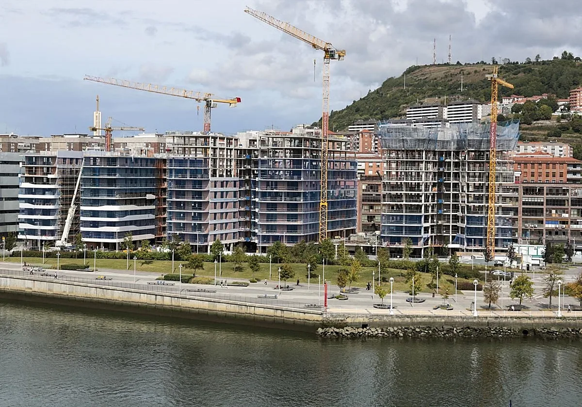 La falta de mano de obra y el envejecimiento paralizan la construcción