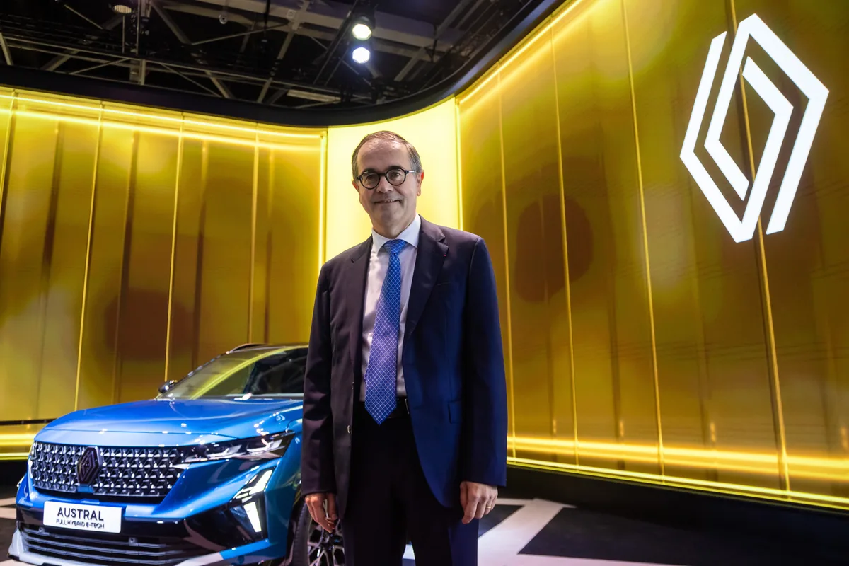 Provost (Renault): “España gasta dinero público en financiar híbridos enchufables importados de China. Eso no es justo”