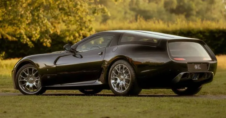 Este Ferrari é uma homenagem a uma "carrinha do pão" de 1962