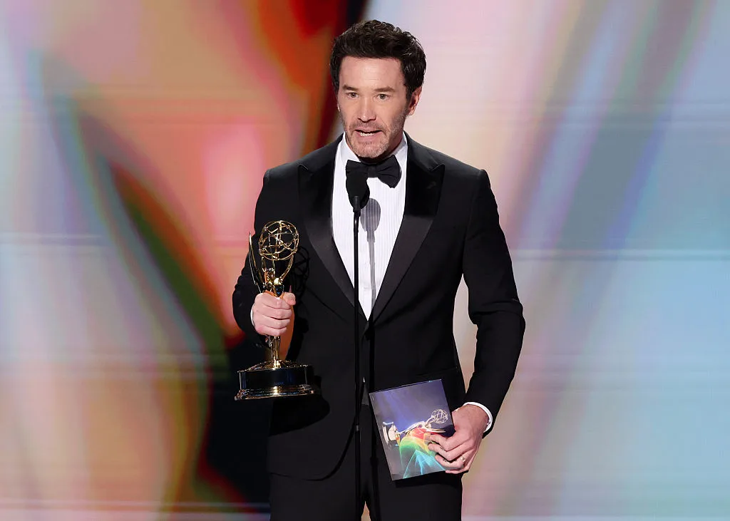 Tom Pelphrey Wins Supporting Emmy for ‘Task,’ Shouts Out ‘Very Pregnant’ Fiancée Kaley Cuoco: ‘Our Family Is the Crown Jewel of My Life’