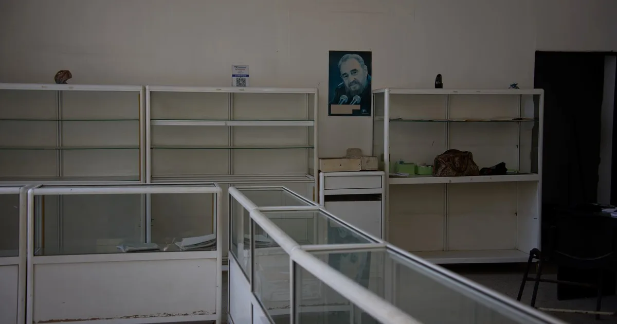 Los cubanos recurren a las farmacias comunitarias y gratuitas para sobrellevar la escasez de medicamentos