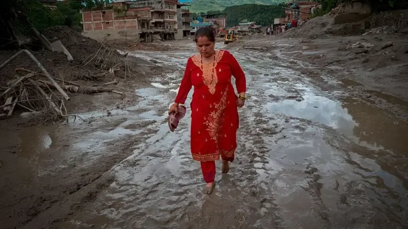 Qué causó la avalancha y otras 3 preguntas sobre la catástrofe que dejó cientos de muertos y desaparecidos en Nepal y Tíbet