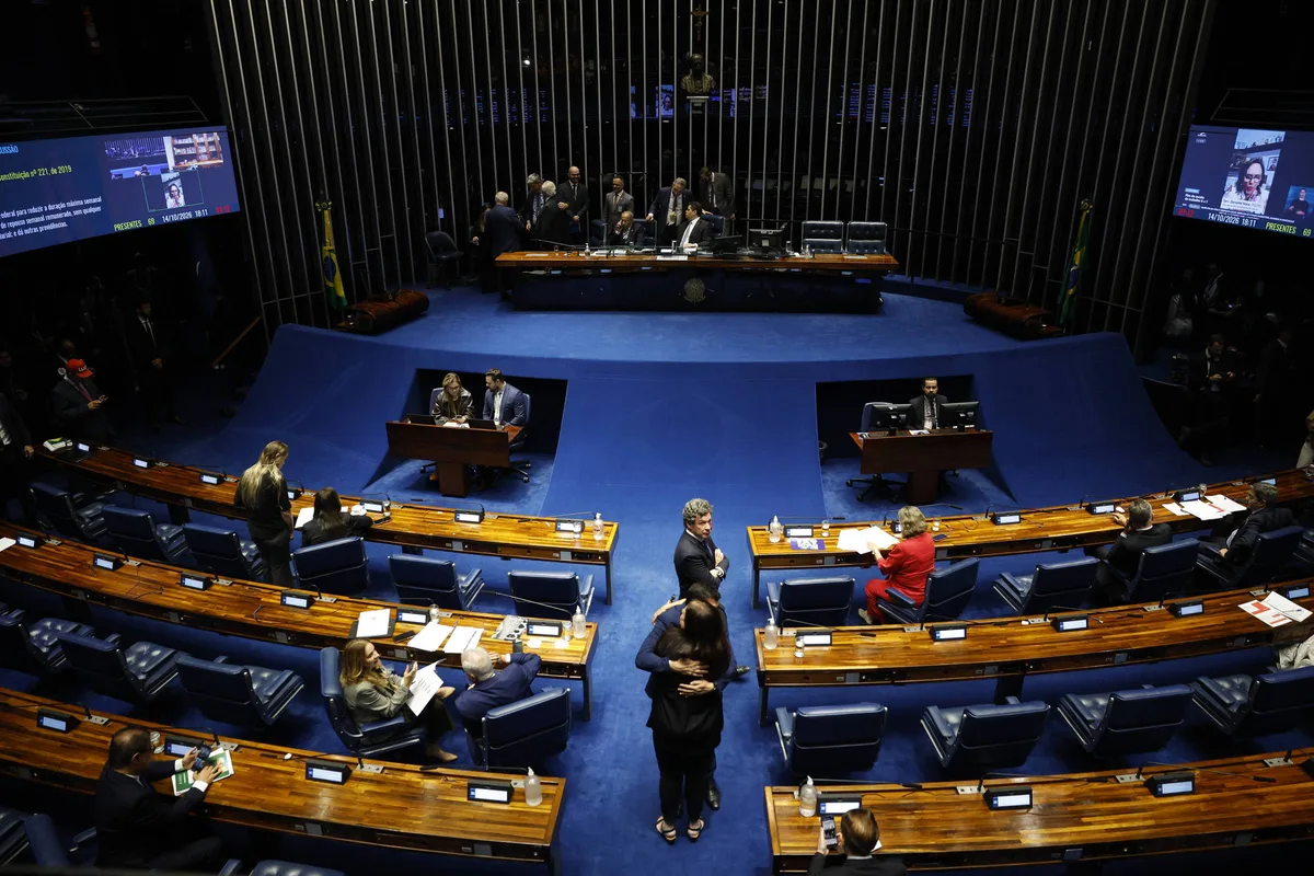 Senado aprova projeto que eleva teto do MEI e perdoa dívidas; texto vai à sanção de Lula