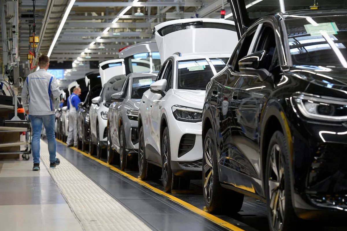 VW reportedly plans to freeze pay rises until 2030