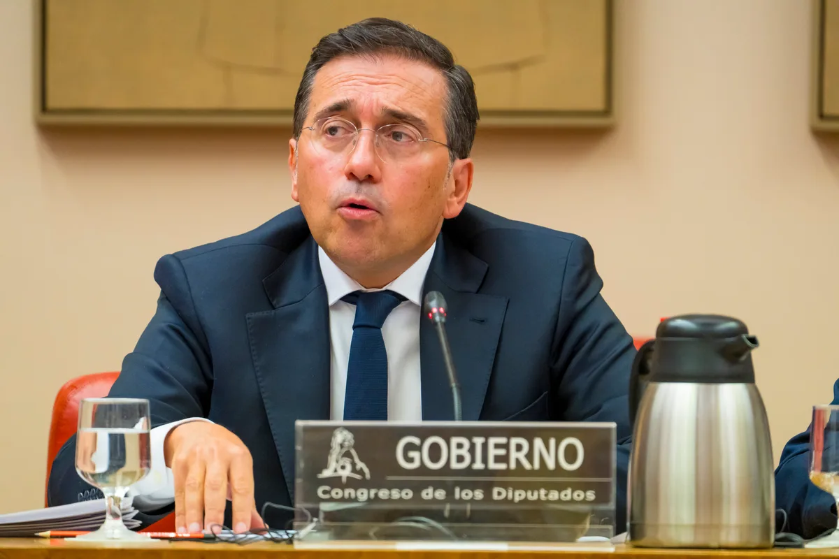 Albares salva a Marruecos y descarga toda la culpa de la entrada masiva en Ceuta a los "bulos" en las redes sociales