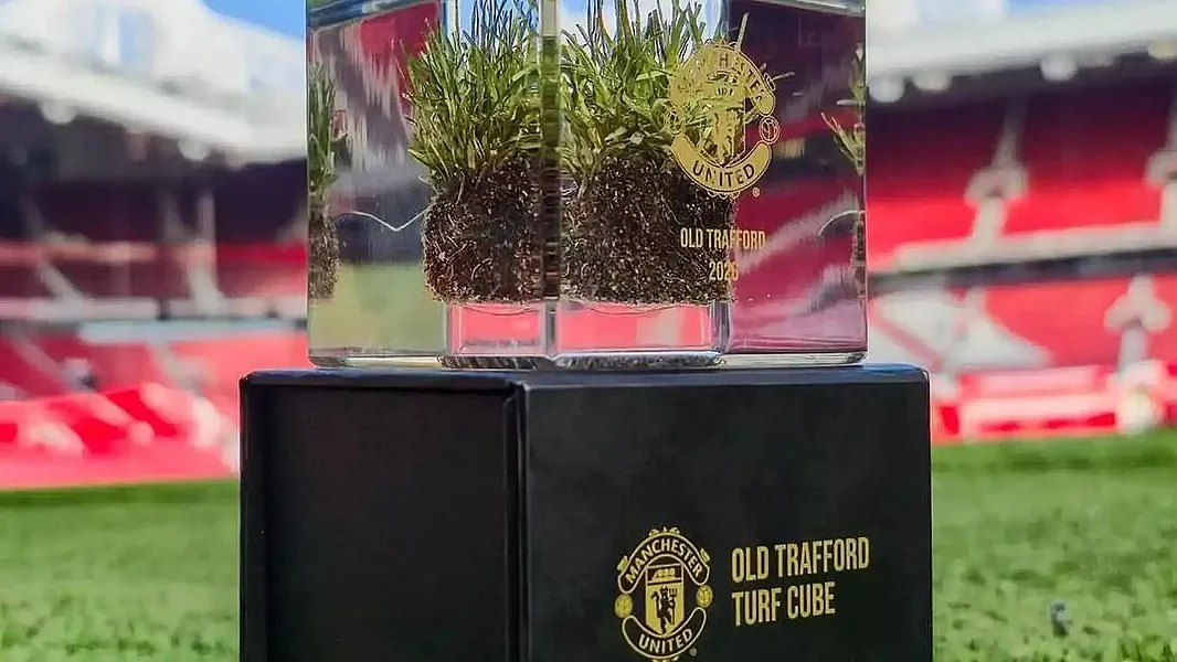 Manchester United vende relva de Old Trafford no dia em que anuncia prejuízo de 43 milhões