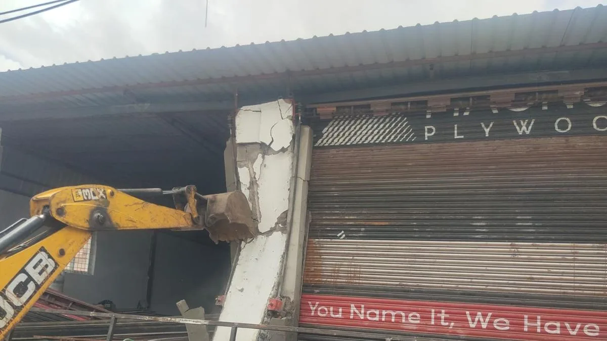 Cyberabad civic body demolishes 14 unauthorised constructions on August 28