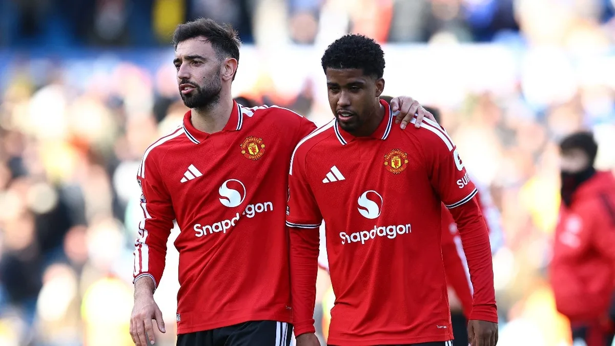 Man United woes deepen as winless run stretches to six games after Leeds draw