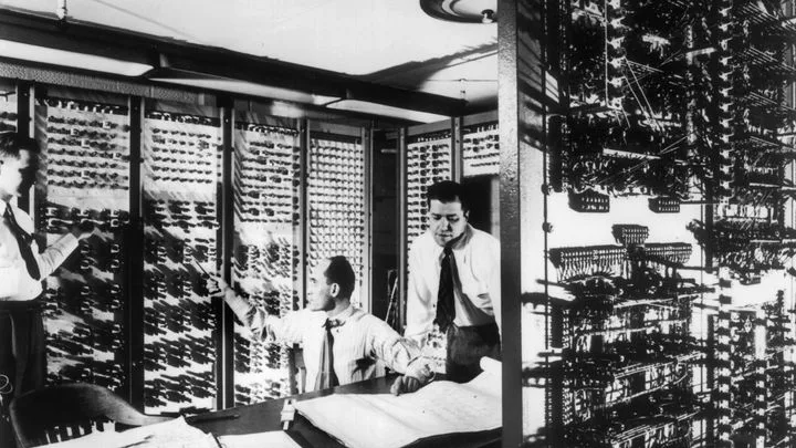 Comment a-t-on fini par penser, puis fabriquer, une intelligence artificielle ?