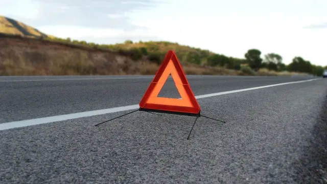 Estrada nacional em Aljustrel cortada após colisão entre automóvel e mota