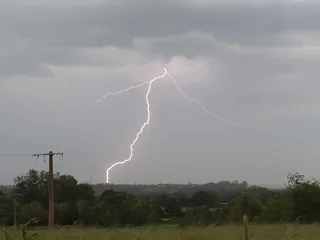 Rafales, grêle et fortes pluies : de nouveaux orages attendus, la Sarthe bascule en vigilance orange ce mercredi