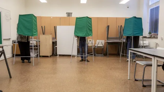 Oposição de centro-esquerda tem vitória assegurada na Suécia