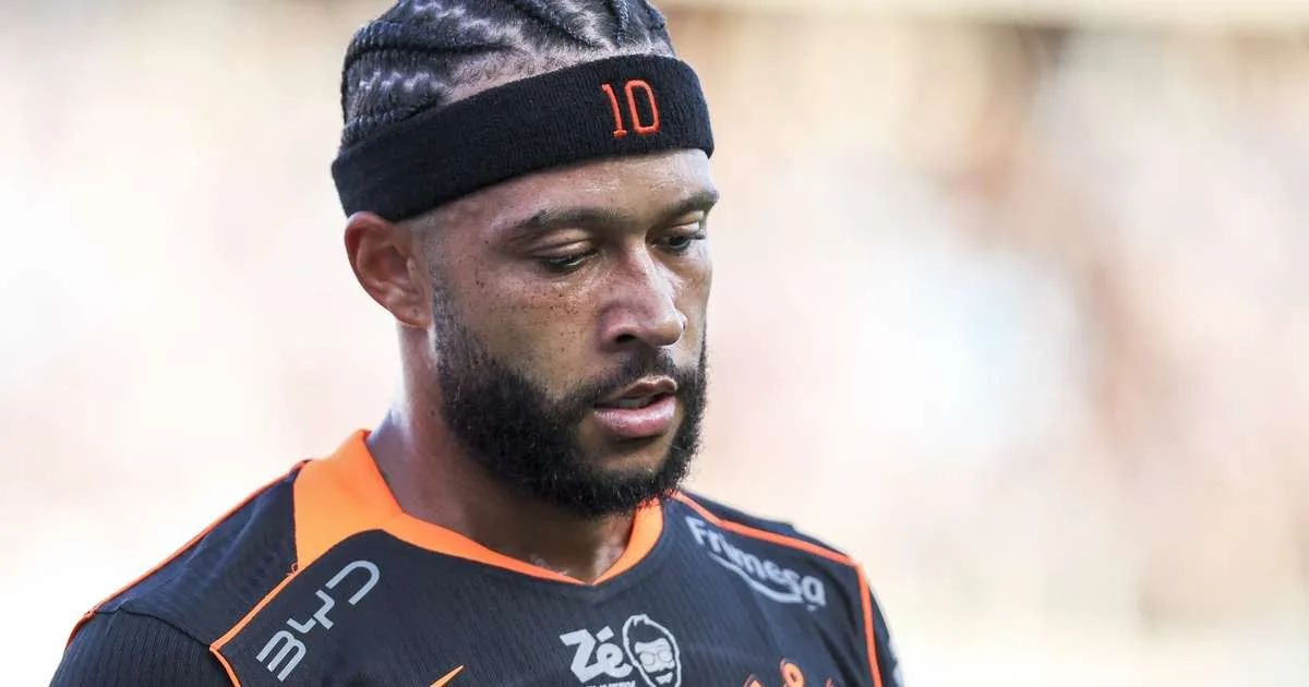 Memphis dispara contra Corinthians após fim da negociação: "Comportamento inaceitável"