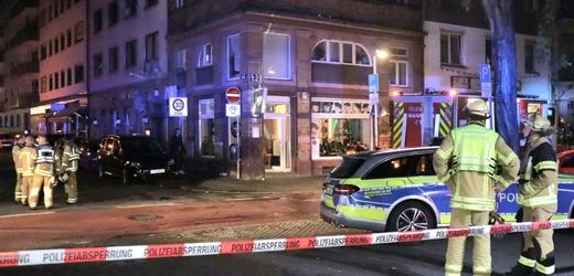 Mannheim: Einsatzkräfte finden tote Frau bei Löscharbeiten in Gaststätte