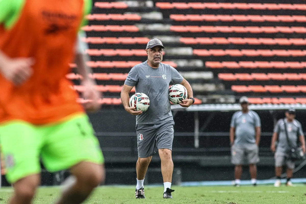 Cristian minimiza desfalques e garante Santa Cruz preparado para decisão por vaga na Série C