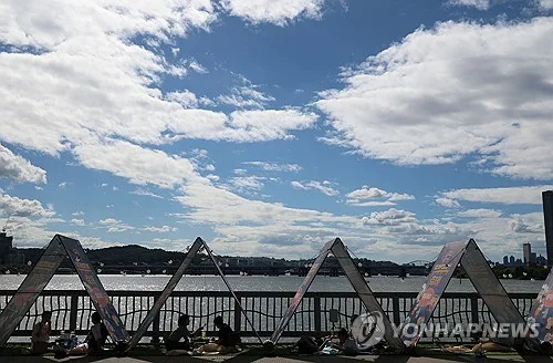 전북 가끔 구름 많고 일교차 커…낮 최고 24∼28도