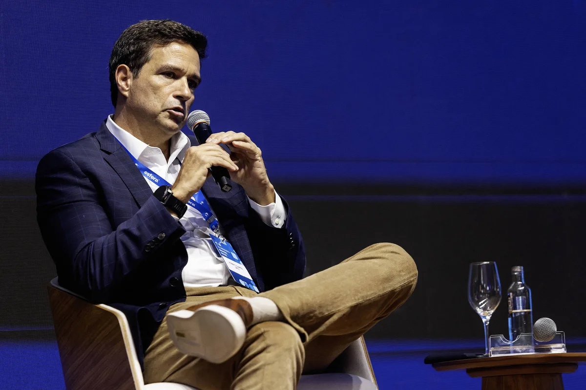 Campos Neto elogia medidas do Banco Central para conter fraudes no Pix
