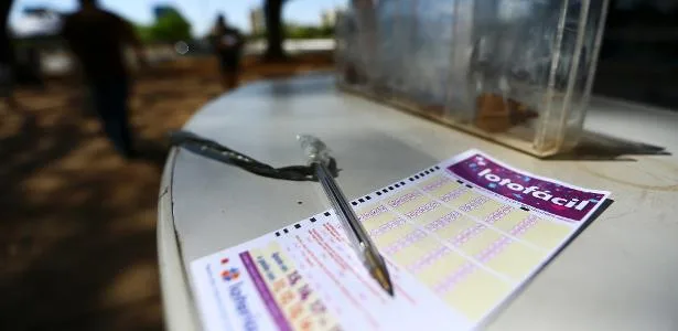 Lotofácil sorteia prêmio estimado de R$ 2 milhões; confira as dezenas
