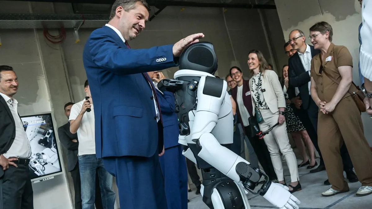 Roboter: Raum für Innovation - Neubau auf Weinberg Campus eingeweiht