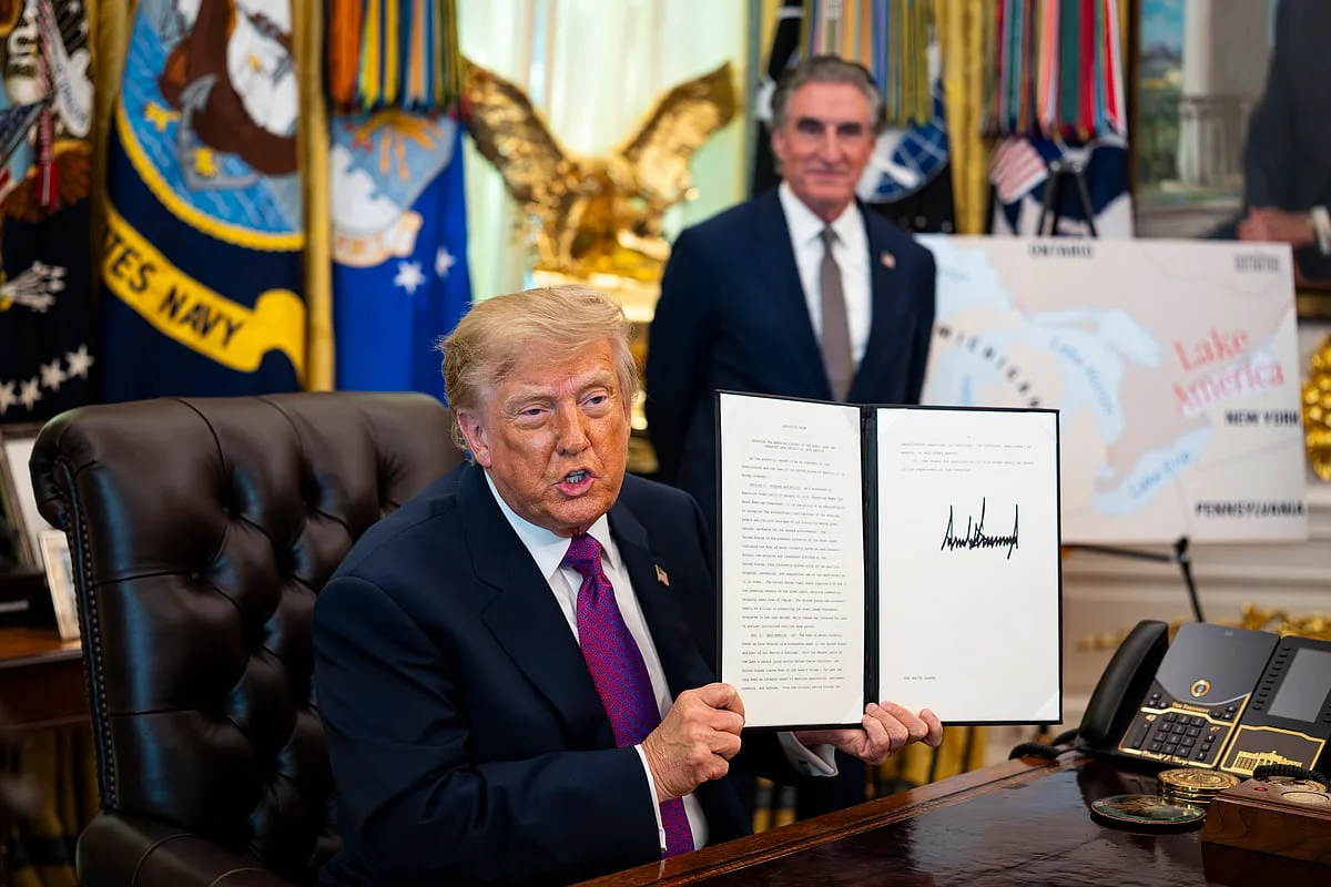 Trump assina ordem executiva renomeando Lago Ontário como "Lago América"