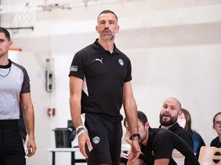 « Je n’ai pas vu de progression, ça m’agace » : Lefrançois réagit après la défaite de Cholet Basket contre Gravelines
