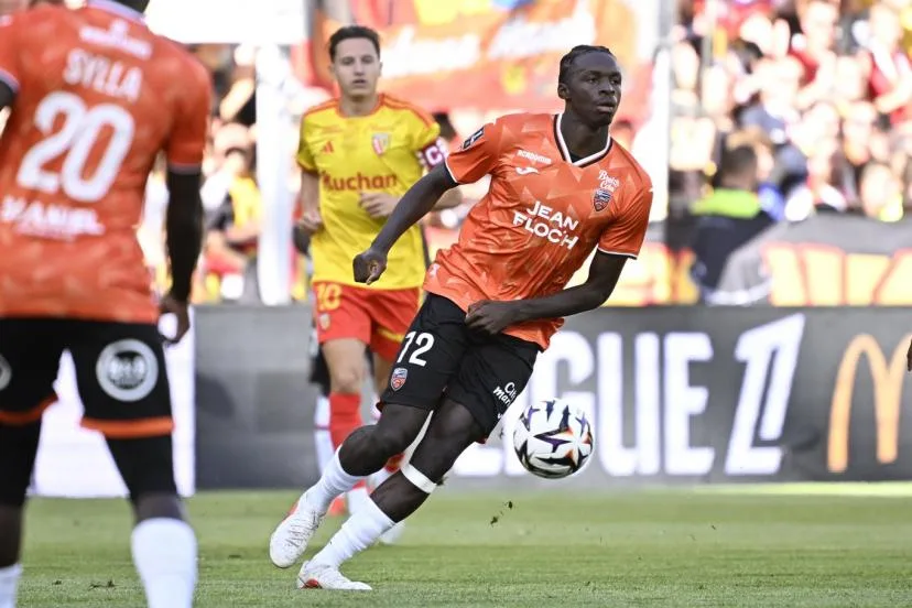 Lorient : Noah Mbamba très incertain pour le déplacement au Mans en Ligue 1