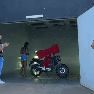 Golpe do falso financiamento em feirão de garagem termina com mulher presa