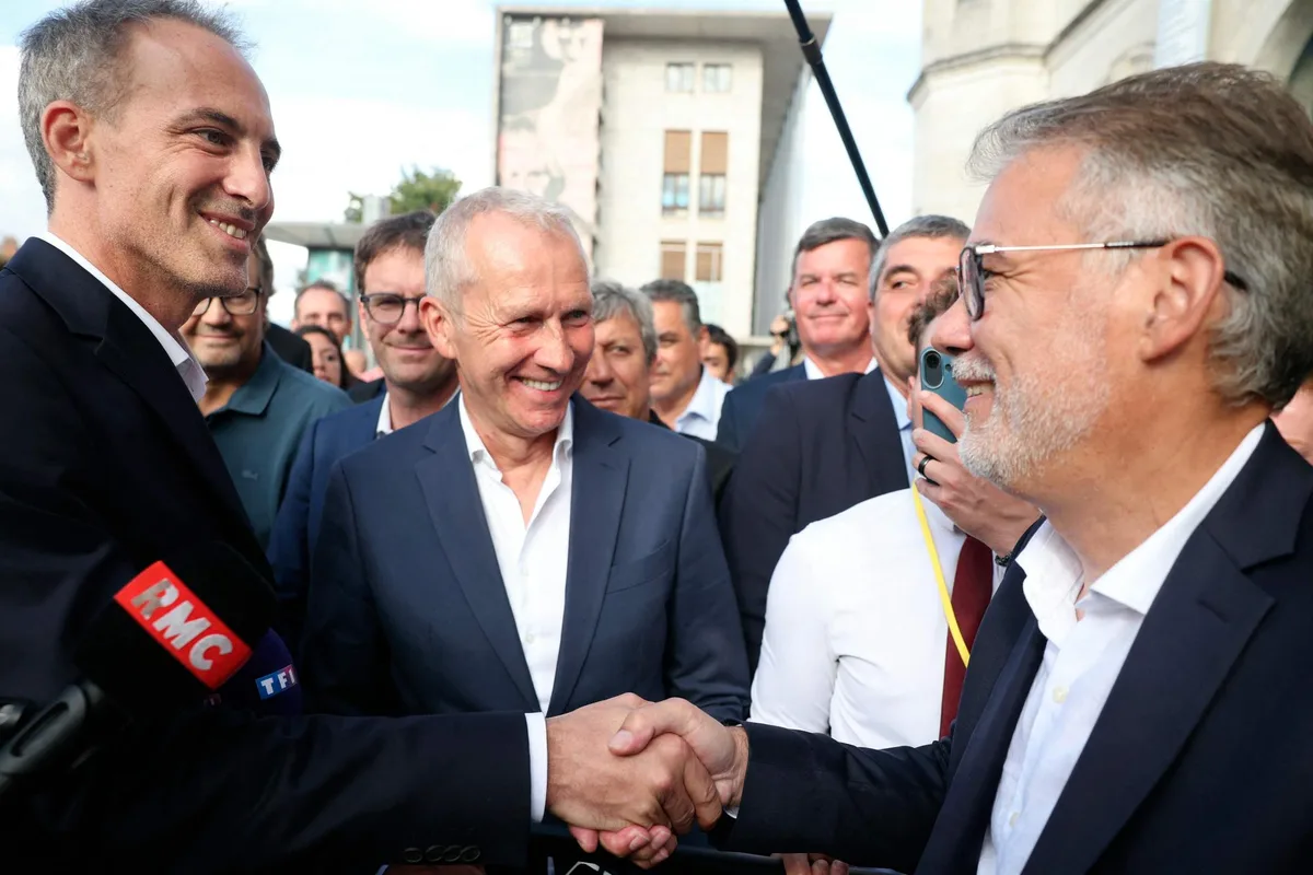 Primaire socialiste : entre Olivier Faure et Raphaël Glucksmann, la bataille a commencé