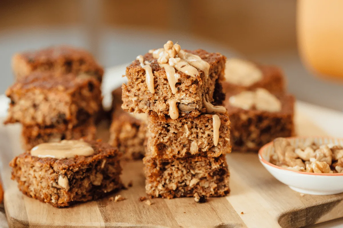 Bolo de liquidificador proteico: aprenda essa receita fácil e saudável para o lanche da tarde