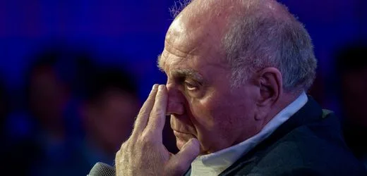 FC Bayern München: Uli Hoeneß spricht über Jamal Musialas Blackouts
