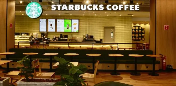 Starbucks fecha lojas nos EUA e acelera expansão no Brasil