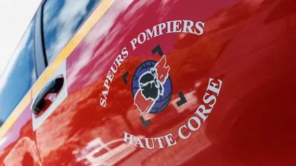 En Haute-Corse, l'incendie près de l'aéroport de Calvi est maîtrisé, le trafic aérien reprend