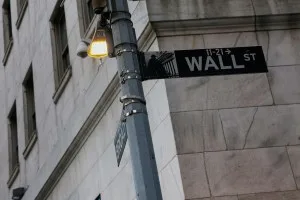 Bolsas de NY fecham em alta e reduzem perdas da semana ditada pelos Treasuries