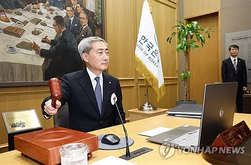 한은 총재 "2분기 명목 GDP 상당히 높을 것…부채비율 등 개선"