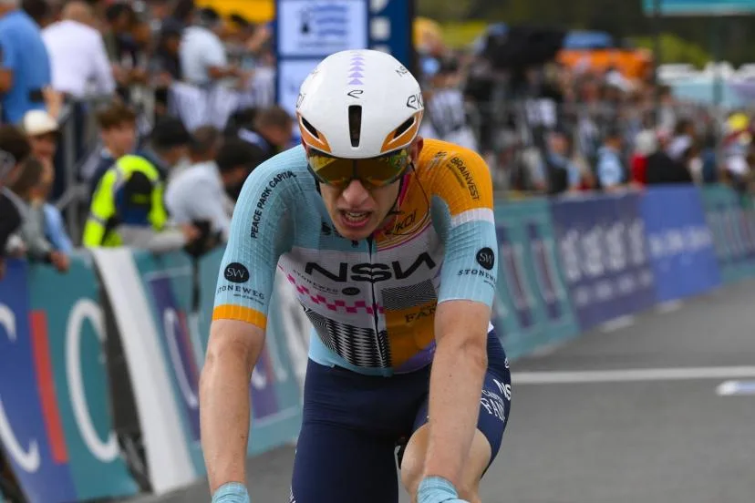 Auteur du coup parfait dans la dernière difficulté, Lewis Askey s'offre la première étape du Tour de Grande-Bretagne