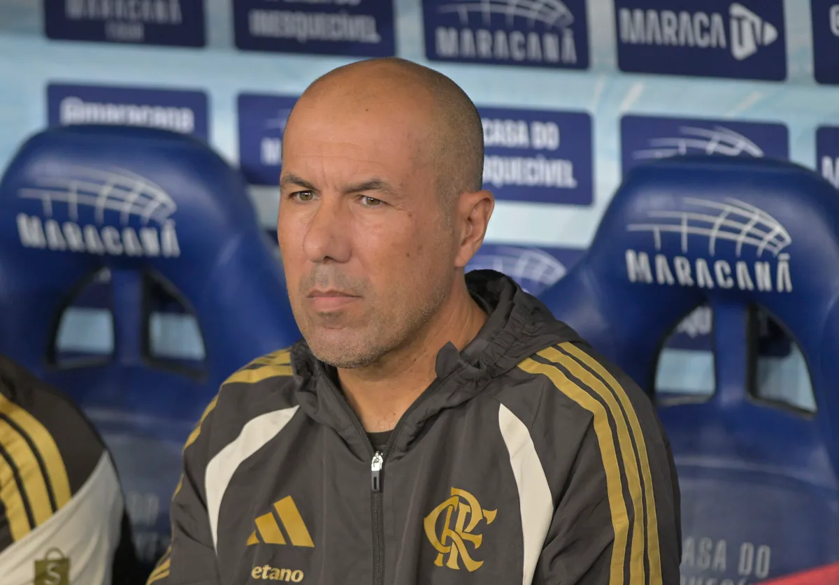 Leonardo Jardim rebate críticas da torcida do Cruzeiro: "Melhor falar mal do Jardim do que assumir a verdade"