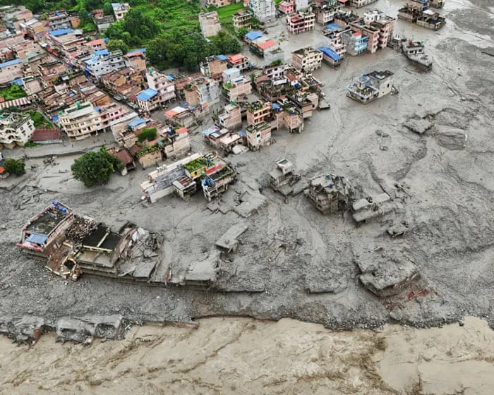 Nepal flash flood: more than 1,500 missing, mostly tourists, after disaster kills at least 165 at Tibet border