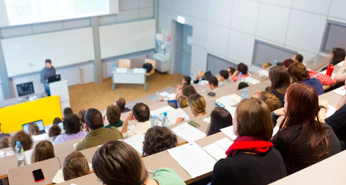 Los estudiantes internacionales en España aportan 8.300 millones a la economía