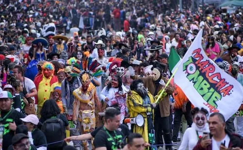 Marcha Zombie recorre las calles del Centro de la CDMX; sigue EN VIVO la ruta y los detalles