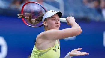Rybakina garante liderança do ranking mundial