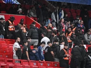 « Vos milices répriment, notre jeunesse résiste » : une banderole de soutien aux lycéens censurée lors de PSG - Le Mans