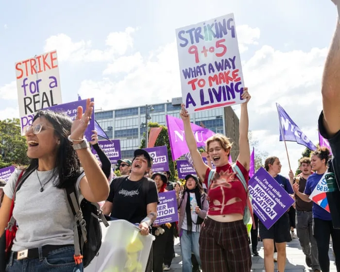 ‘We have had enough’: thousands of University of Sydney staff walk off the job over AI and job security