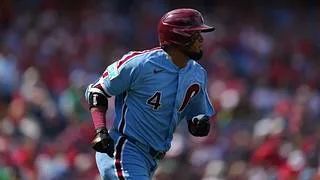 MLB: Luis Arráez le batea a todo el mundo y se acerca al título de bateo