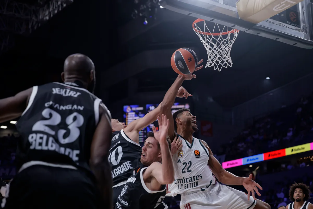 Un Real Madrid sin mucho brillo se suelta (al fin y en casa) en Euroliga