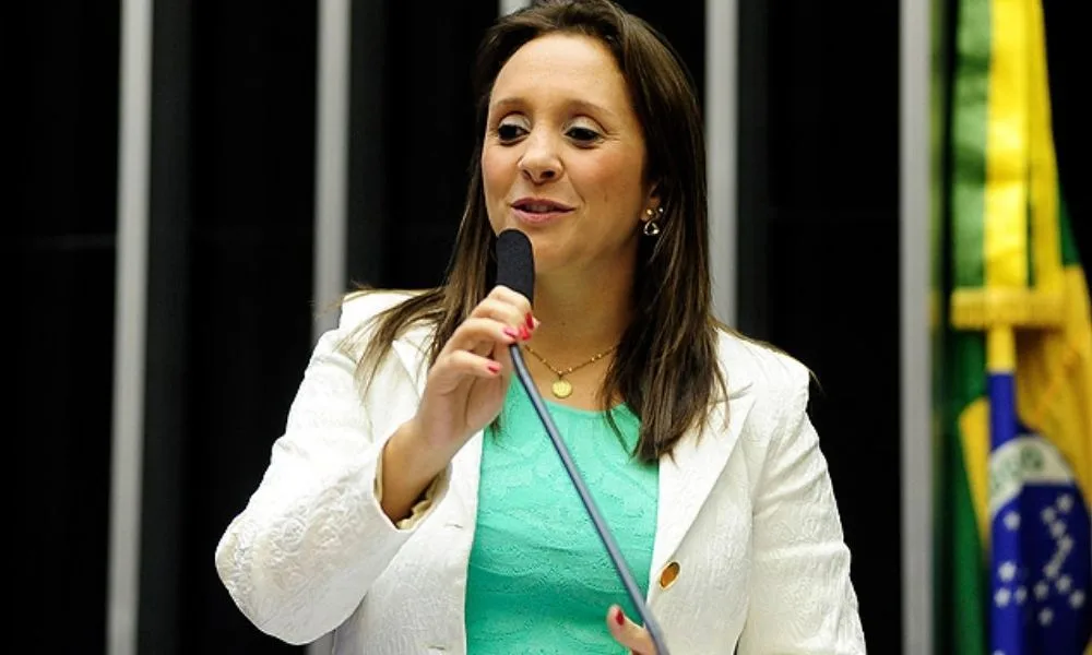 Renata Abreu é condenada pelo TRE-SP por propaganda eleitoral irregular