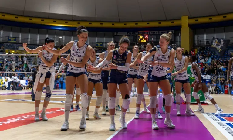 Vôlei Renata vence Suzano por 3 a 1 e abre vantagem na final do Paulista