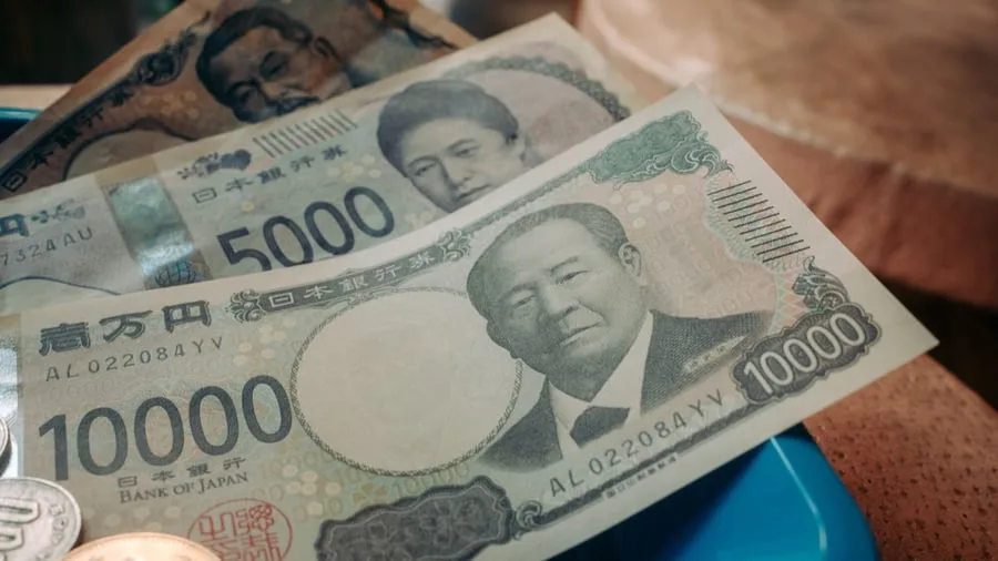 Japan: Yen fällt erneut unter kritische Marke
